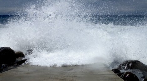 2014.8.7 台風うねり